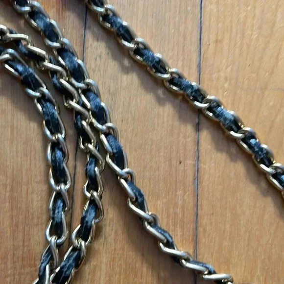 Vintage  chain quilted suede tote made in france - Picture 3 of 5